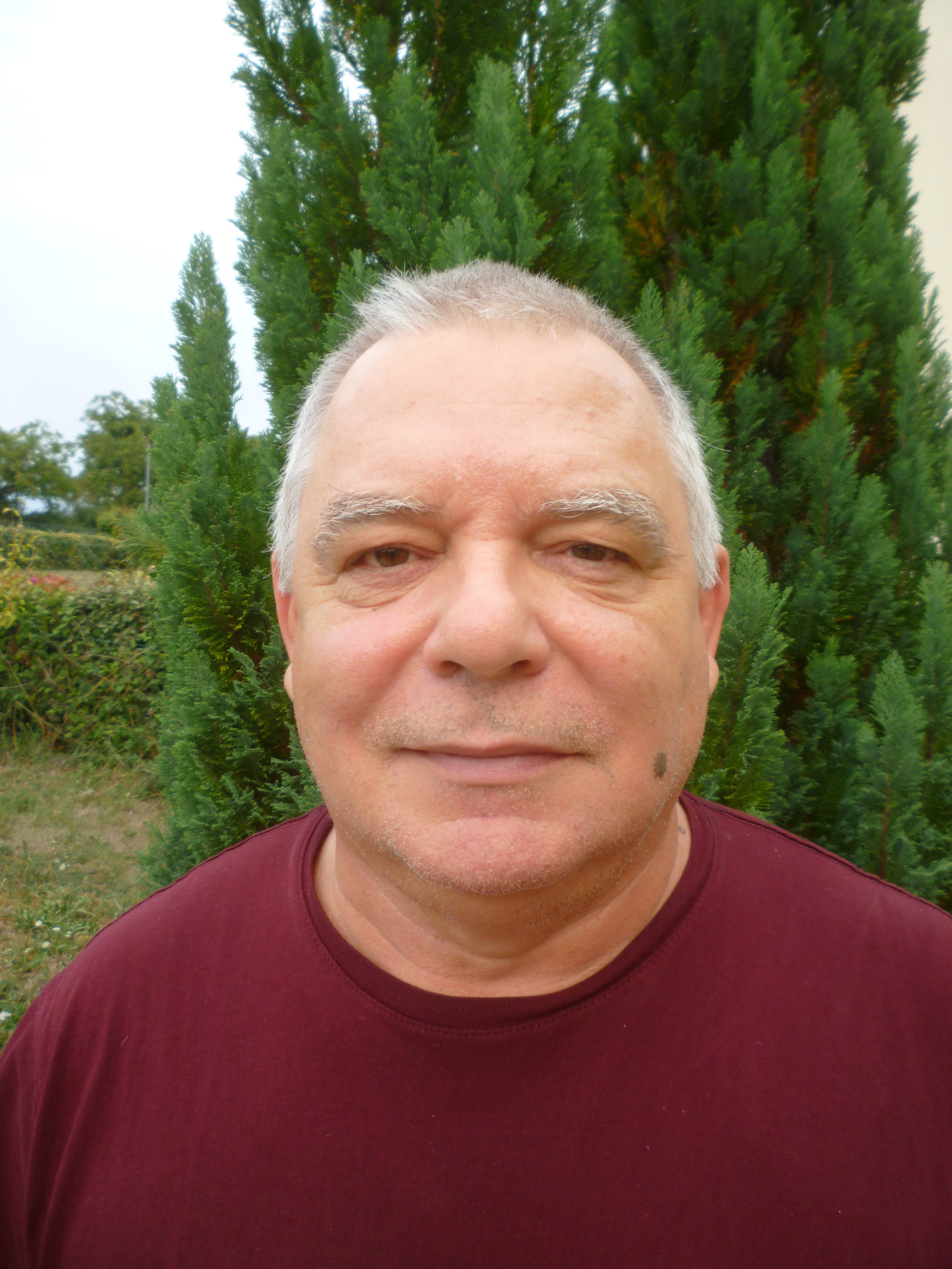 Portrait de Maxence Mulocher, auteur du recueil Des mots derrière des maux